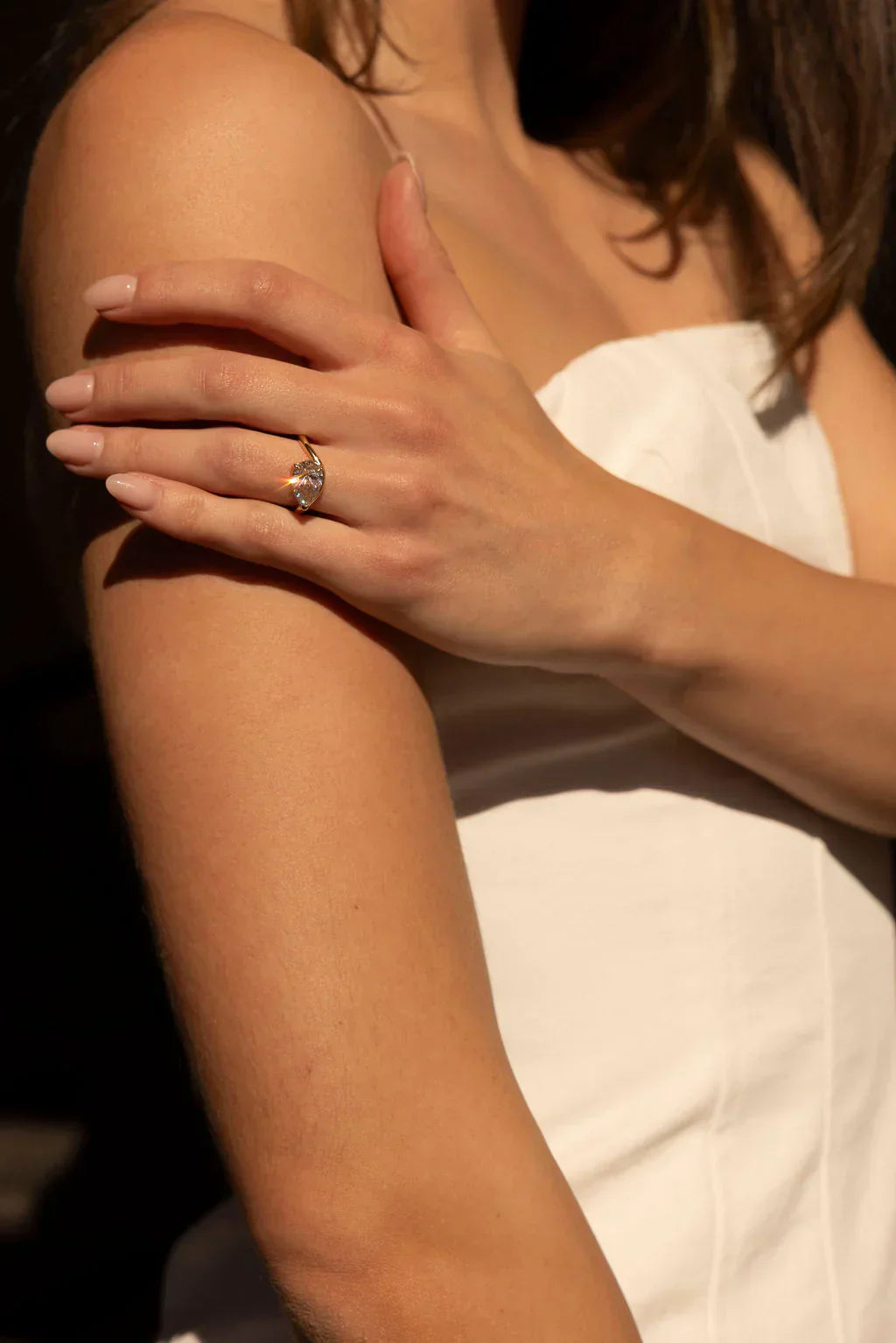 Engagement Party Gift Etiquette: Complete Guide to Perfect Gift Giving