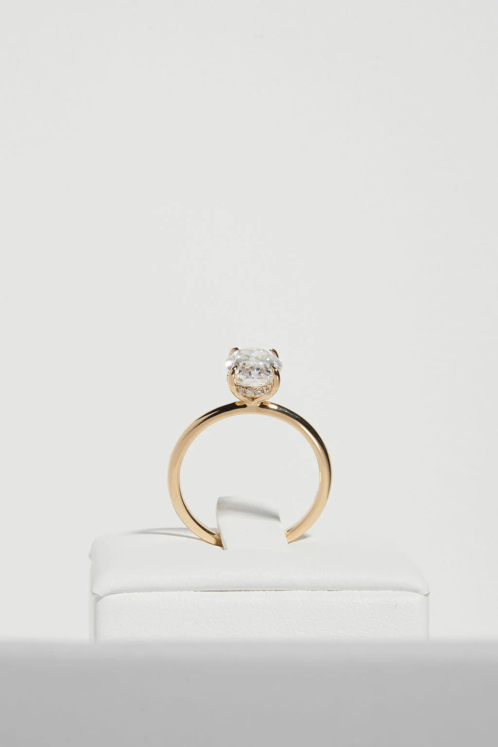 Modern Solitaire Oval Moissanite Gold Engagement Ring