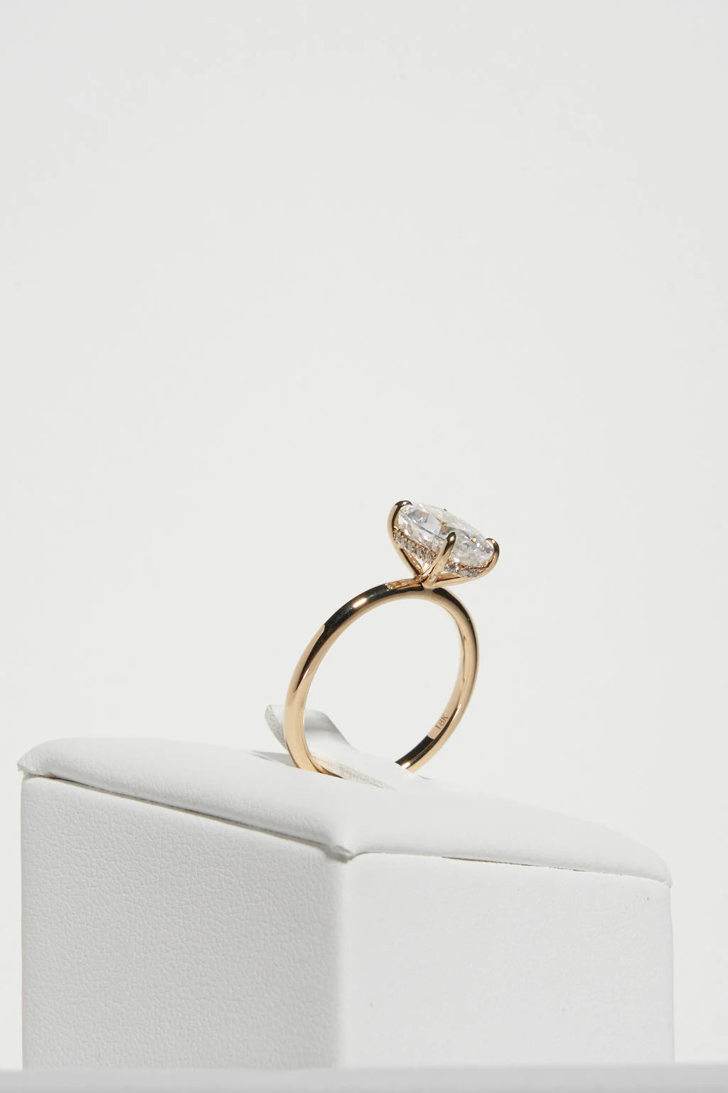 Modern Solitaire Oval Moissanite Gold Engagement Ring