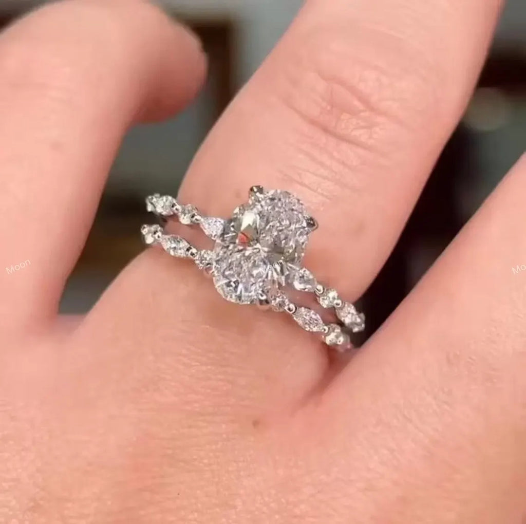 2.5ct Oval Moissanite engagement Ring