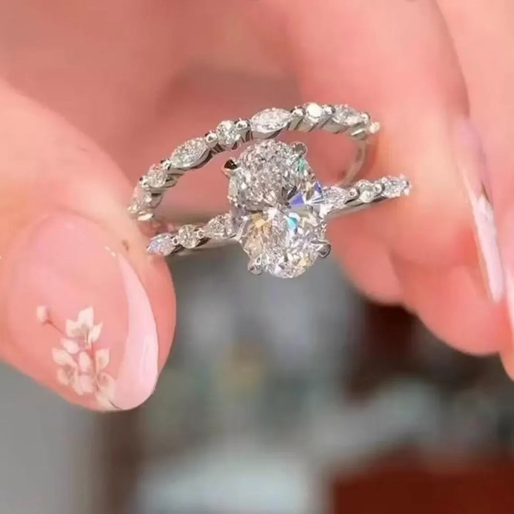 2.5ct Oval Moissanite engagement Ring