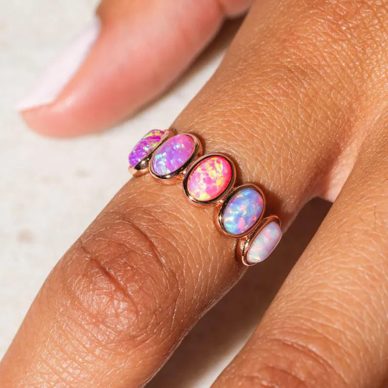 Pink Opal Ring, Vintage Opal Band In Model Fingur